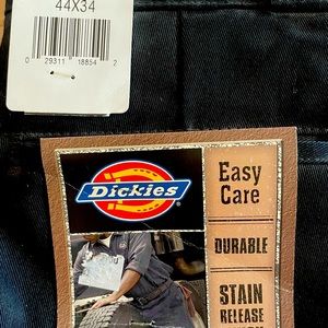 Men’s 44x34 brand new Dickies work pants.